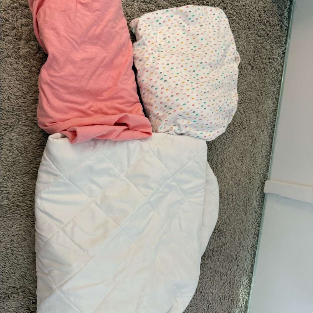 Pack & Play fitted sheets (2)Cloud Island & waterproof fitted mattress cover (1)